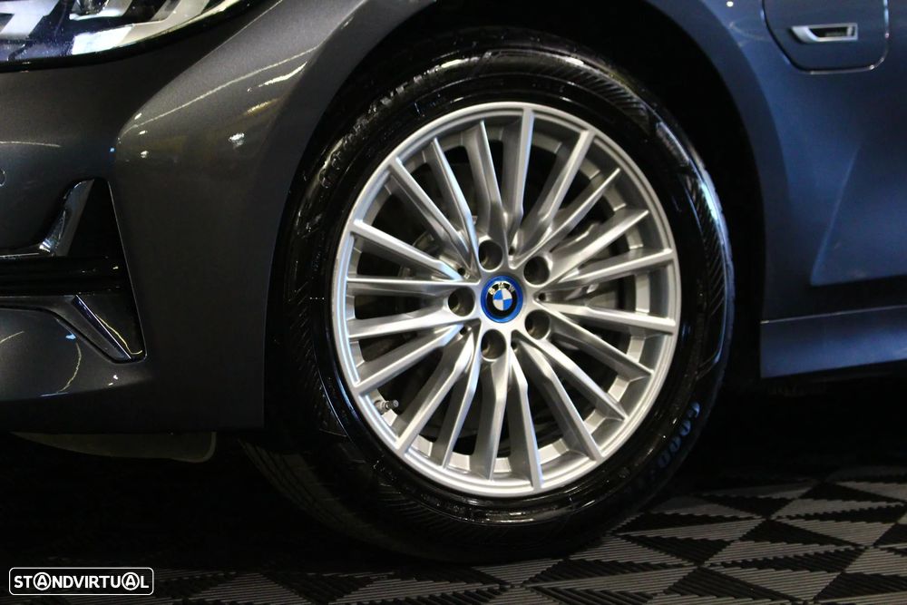 BMW 320 e Line Luxury Auto - 4