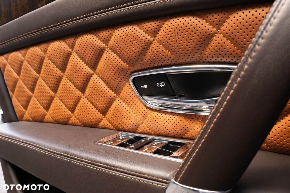 Bentley Flying Spur - 21
