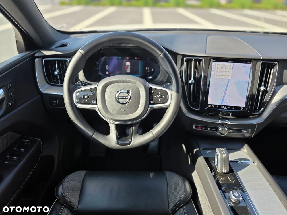 Volvo XC 60 B4 D AWD R-Design - 35