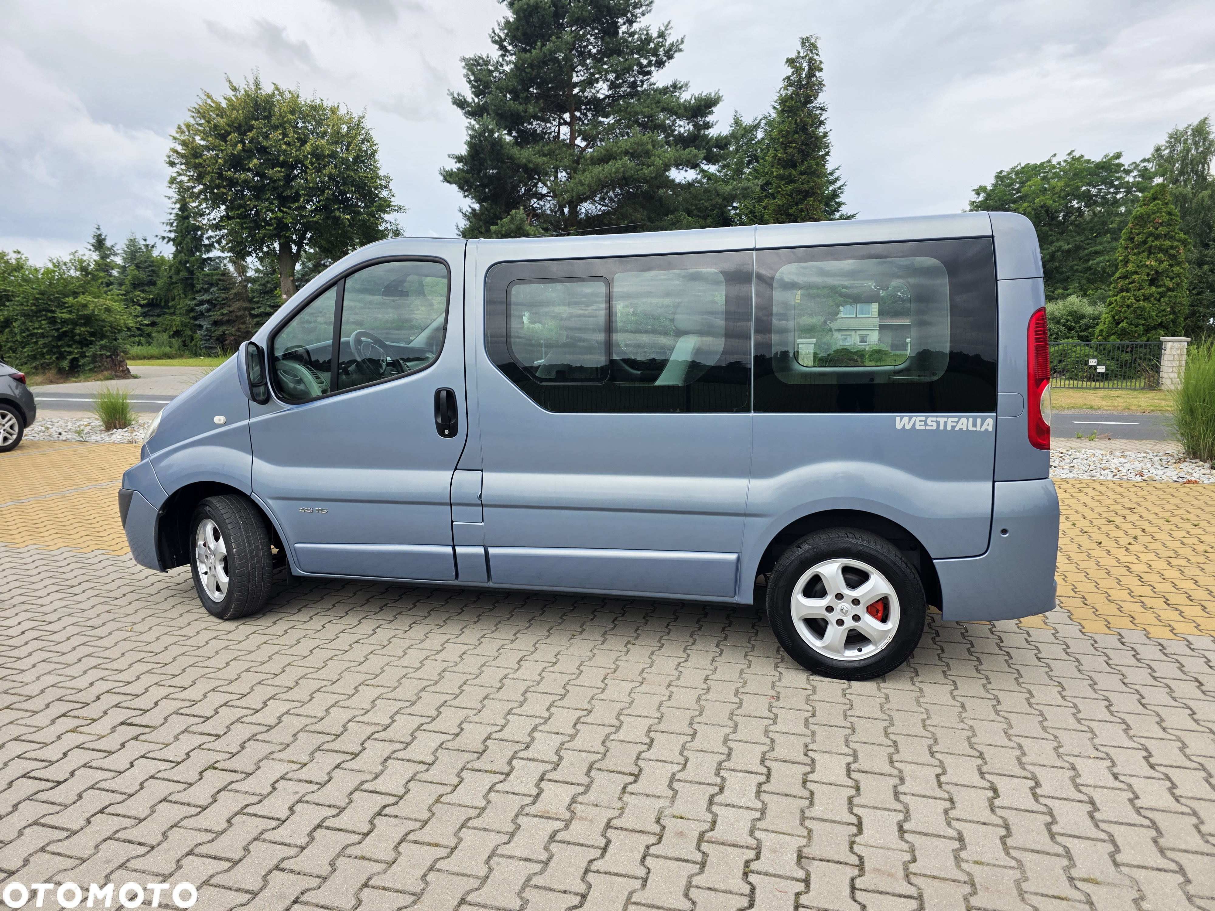 Renault Trafic 2.0 dCi 115 Combi L1H1 teilverglast - 9