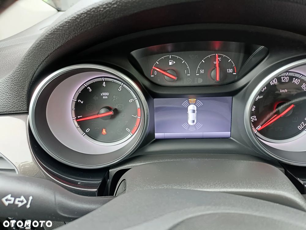 Opel Astra 1.4 Turbo Business - 27