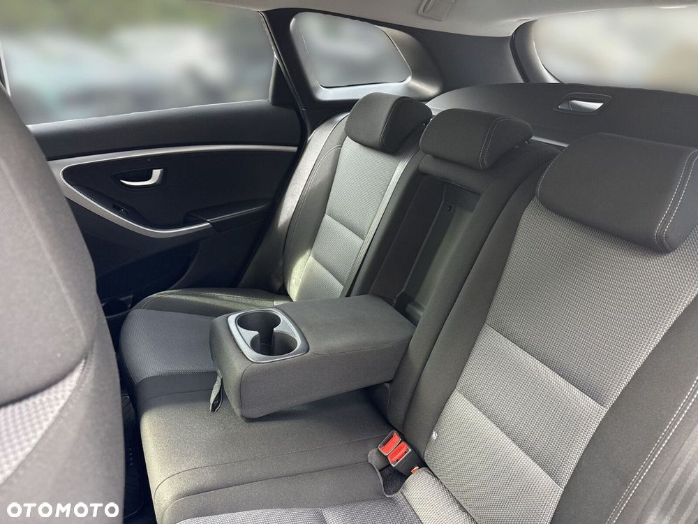 Hyundai i30 1.6 Comfort - 17