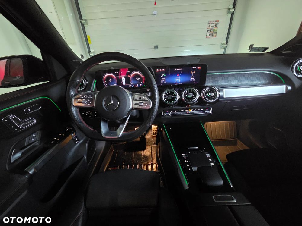 Mercedes-Benz GLB 250 4-Matic AMG Line 8G-DCT - 32