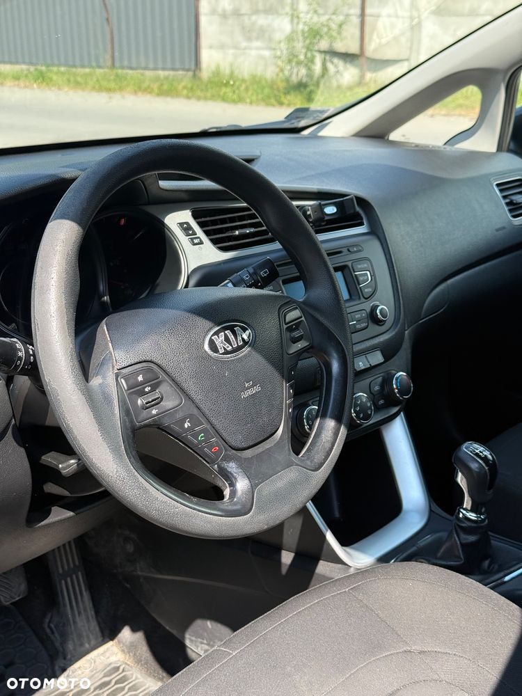 Kia Ceed 1.6 CRDi M - 11