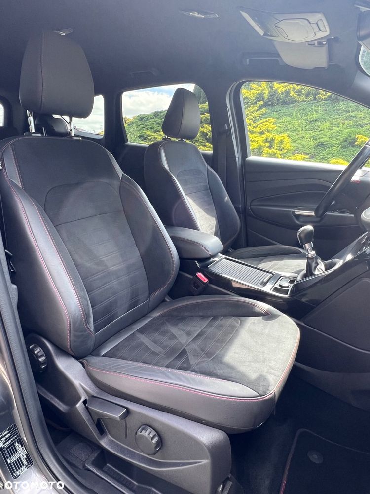 Ford Kuga 2.0 TDCi AWD ST-Line - 27