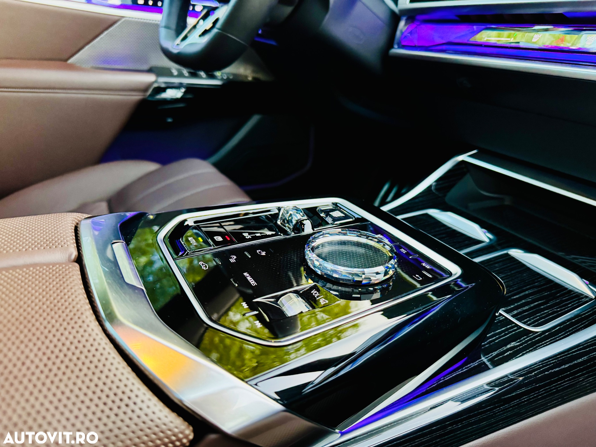 BMW Seria 7 740d xDrive MHEV - 14