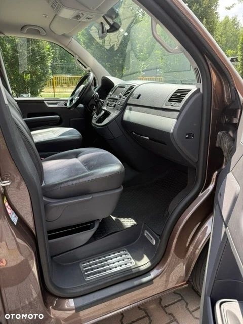 Volkswagen Multivan - 13