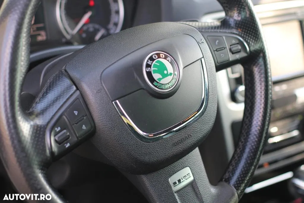 Skoda Octavia 2.0 TDI CR DPF DSG RS - 11