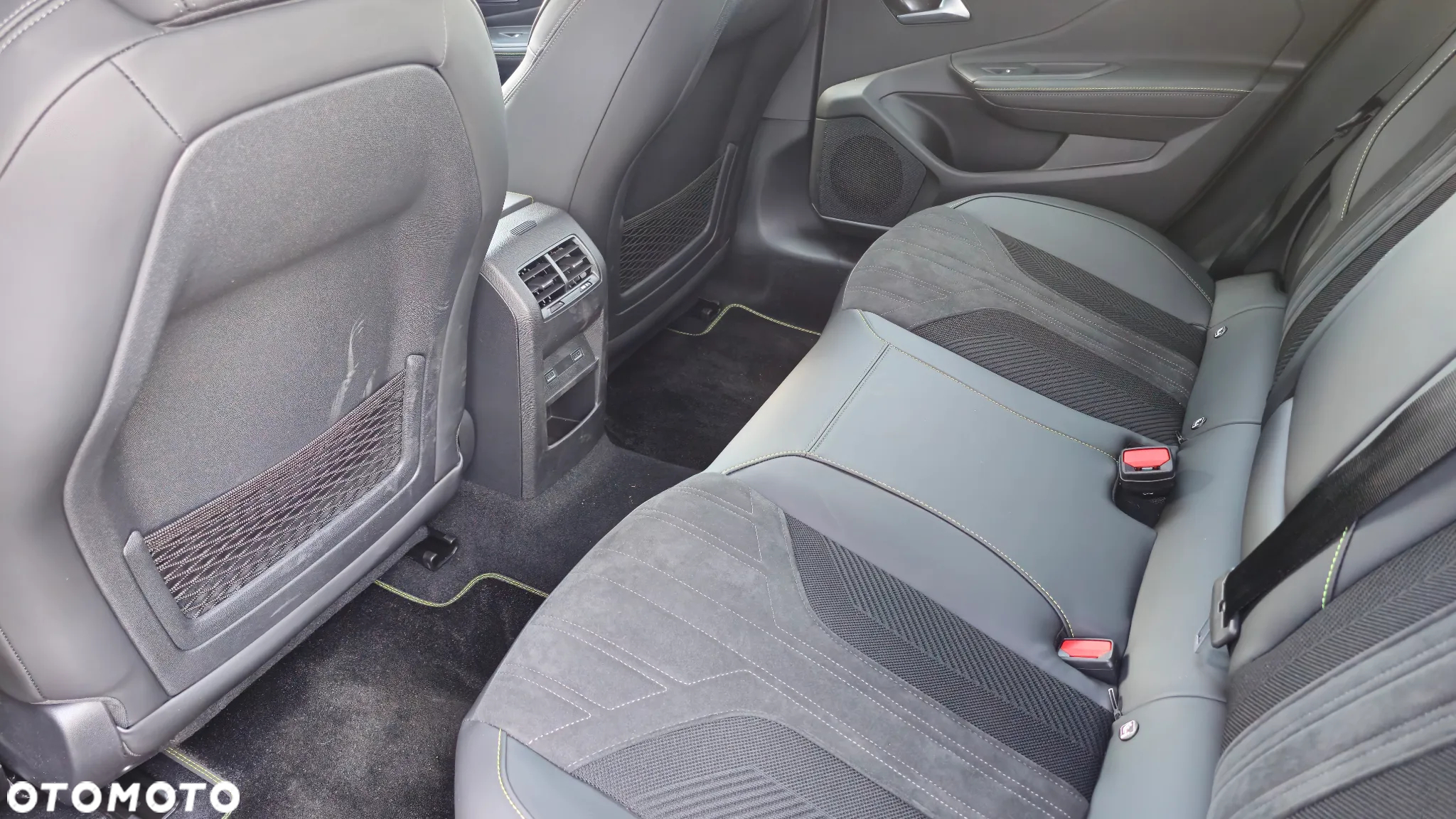 Peugeot 408 1.2 PureTech mHEV GT S&S e-DSC6 - 6