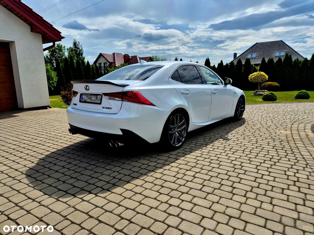 Lexus IS 200t / 300 F Sport - 3