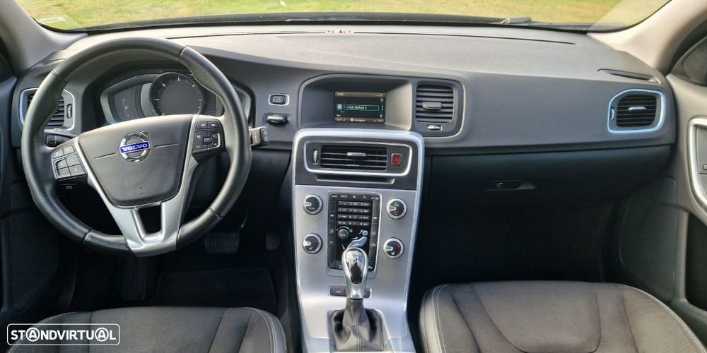 Volvo V60 2.4 D6 Momentum AWD Phev - 18