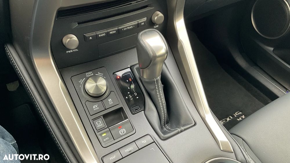 Lexus Seria NX 300h E-FOUR Executive Line - 31