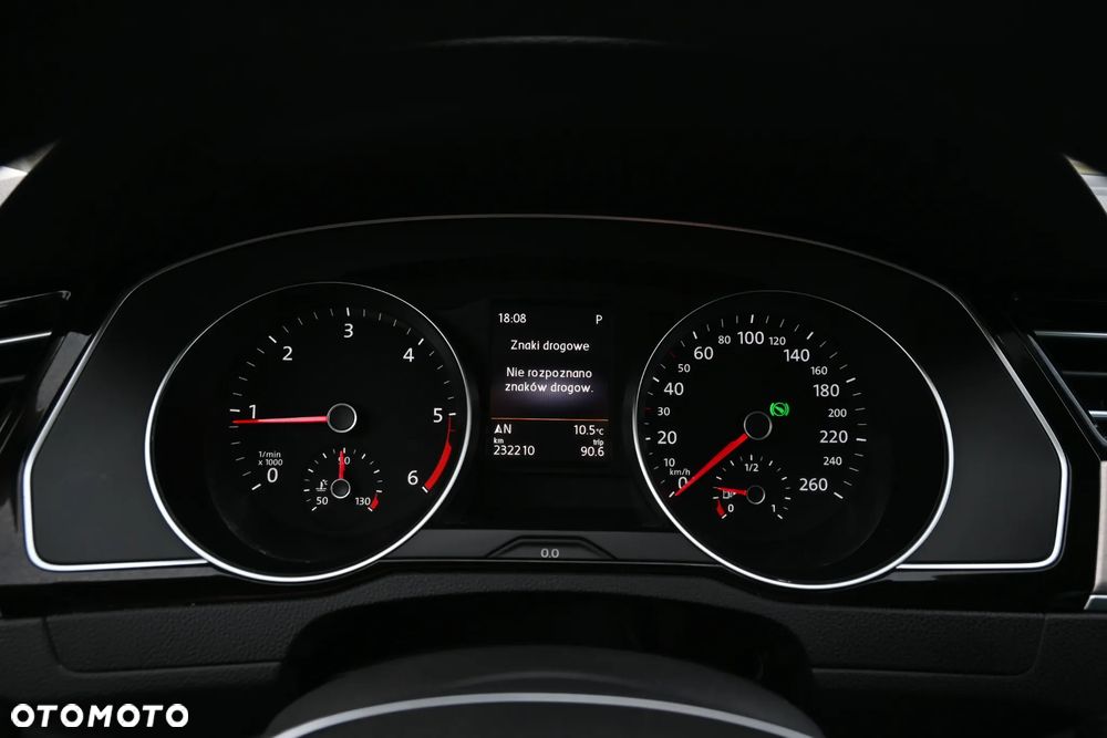 Volkswagen Passat 2.0 TDI SCR (BlueMotion Tech) 4Motion D Highline - 36