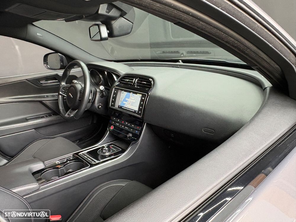 Jaguar XE 20d Aut. R-Sport - 57
