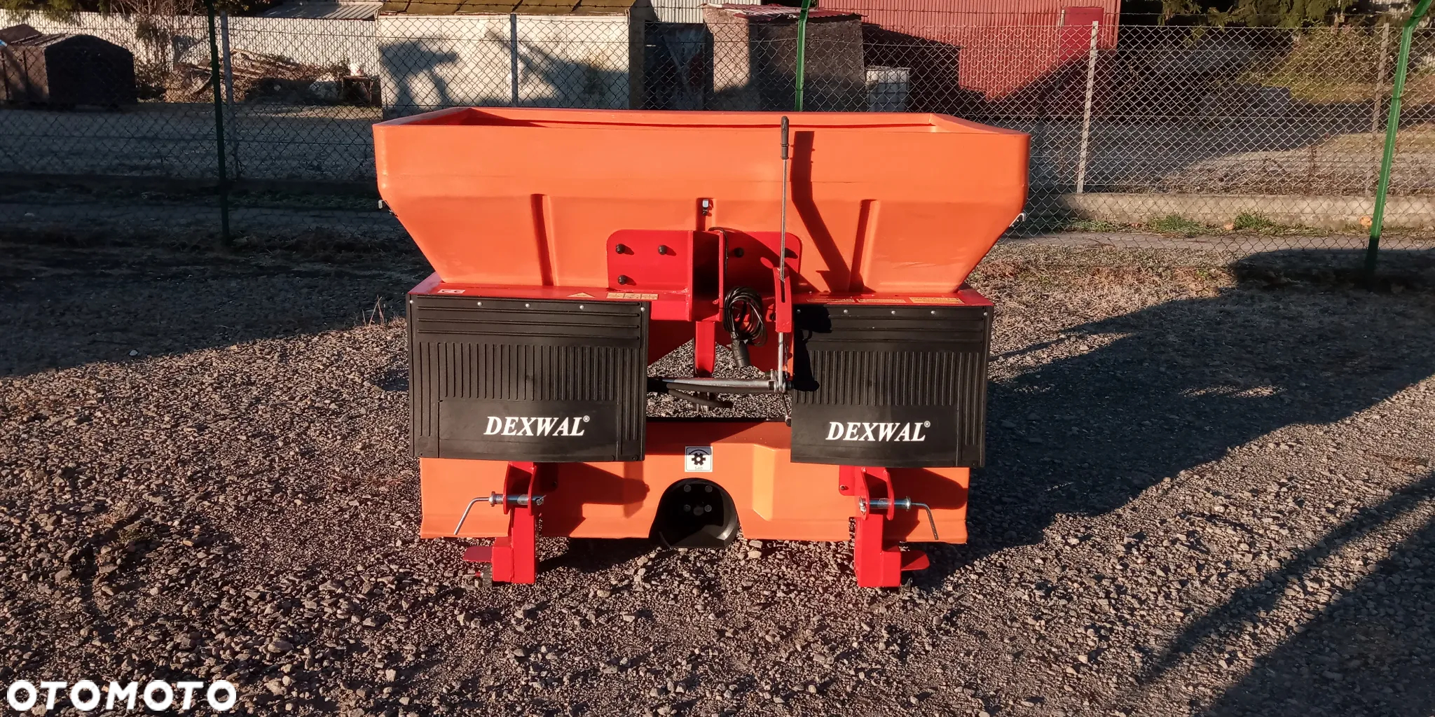 Rozsiewacz nawozów Tornado Duo 850 L dwutarczowy - 8