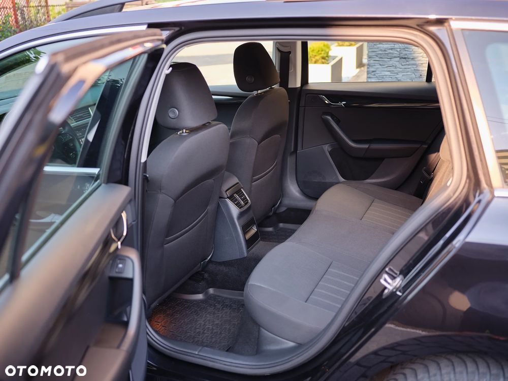 Skoda Octavia 1.5 TSI ACT Style DSG - 19