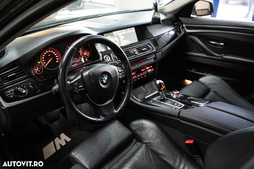 BMW Seria 5 520d Sport-Aut. - 25