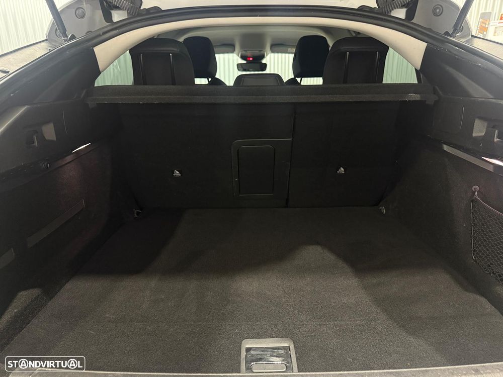 Peugeot 408 1.6 Hybrid Allure Pack e-EAT8 - 38