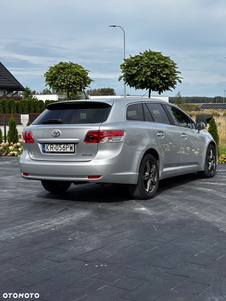 Toyota Avensis 2.0 D-4D Sol - 4