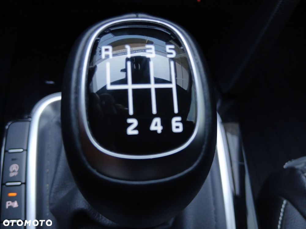 Kia XCeed 1.5 T-GDI L Business Line - 23