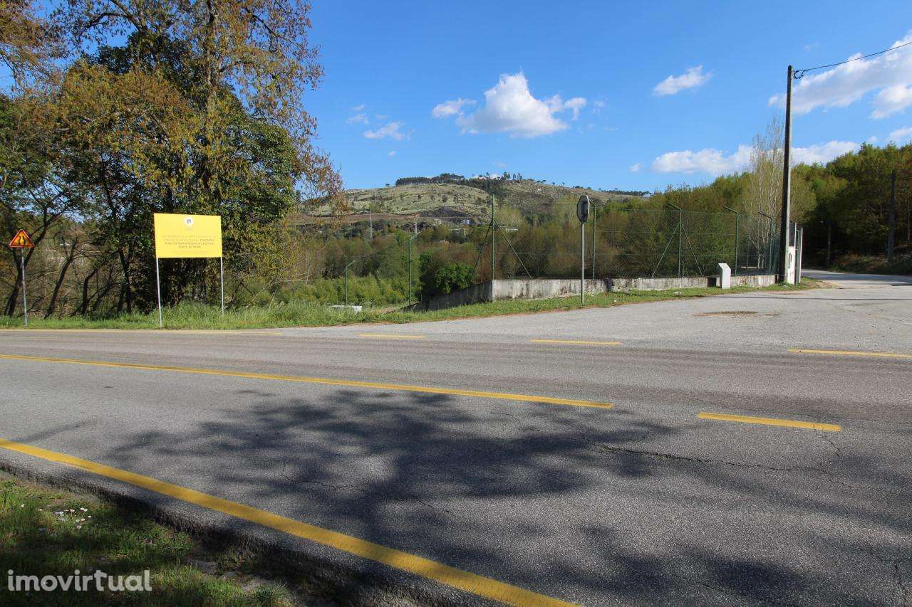 Fantástica Quinta Junto a Ribeira - Grande imagem: 2/13