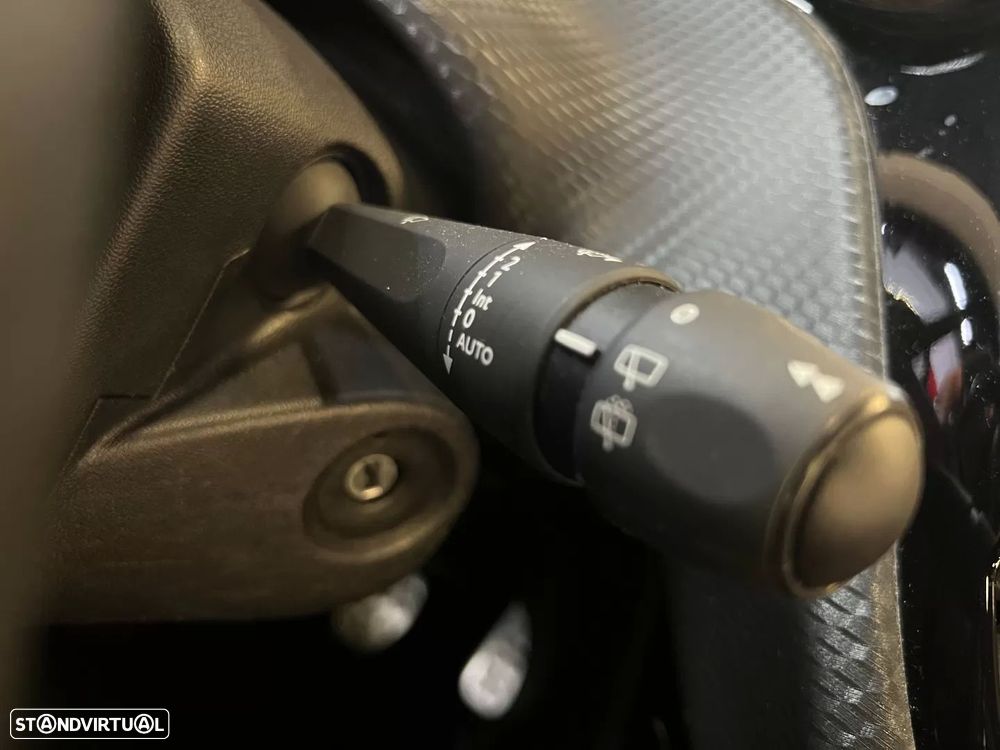 Peugeot 208 1.2 PureTech Signature - 39