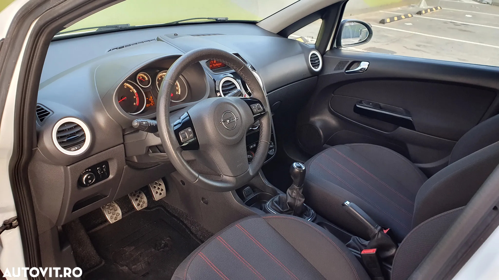 Opel Corsa 1.2 Essentia - 13