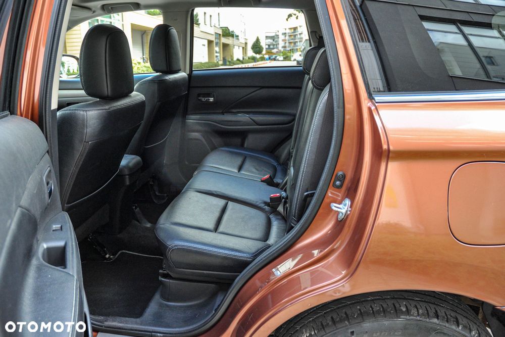 Mitsubishi Outlander - 8