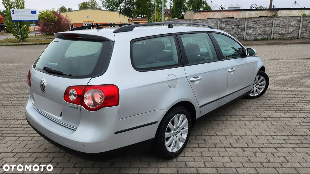 Volkswagen Passat 2.0 TDI DPF Comfortline - 19