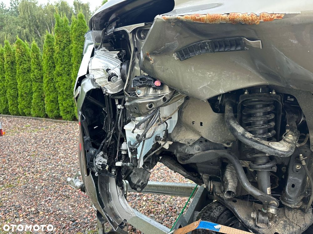 Toyota Hilux 4x4 Extra Cab Autm Executive - 19