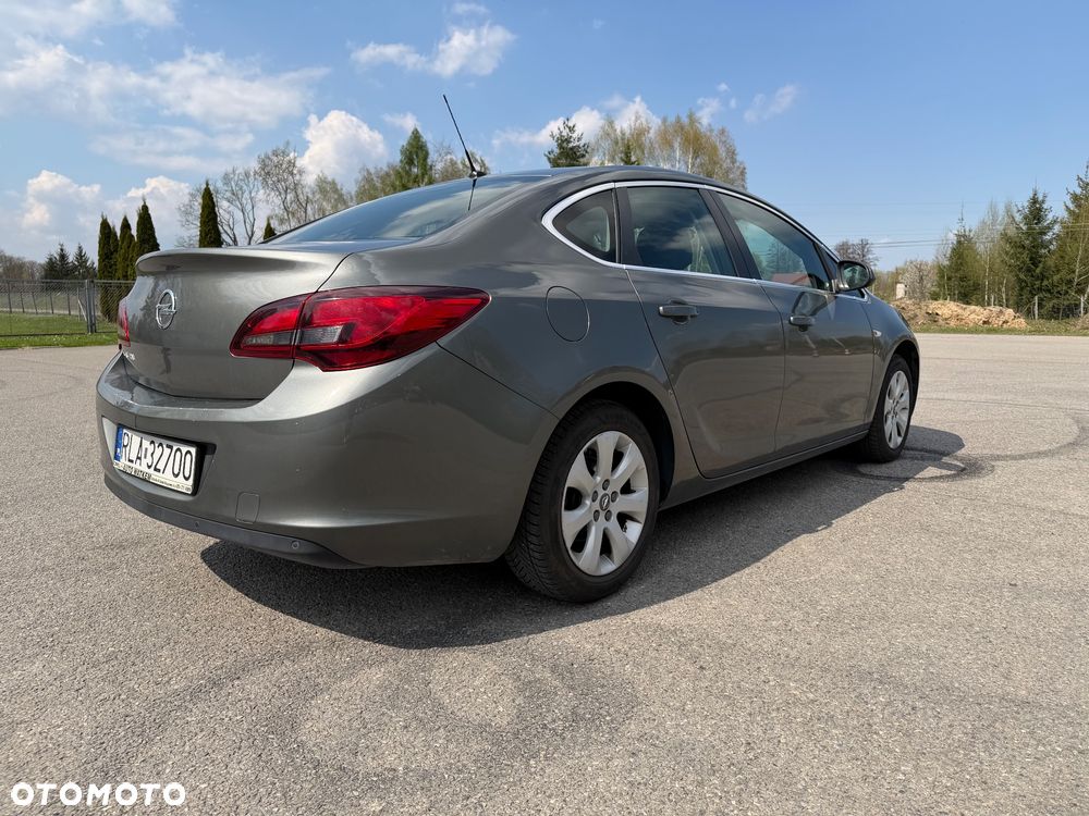 Opel Astra 1.6 EU6 - 4