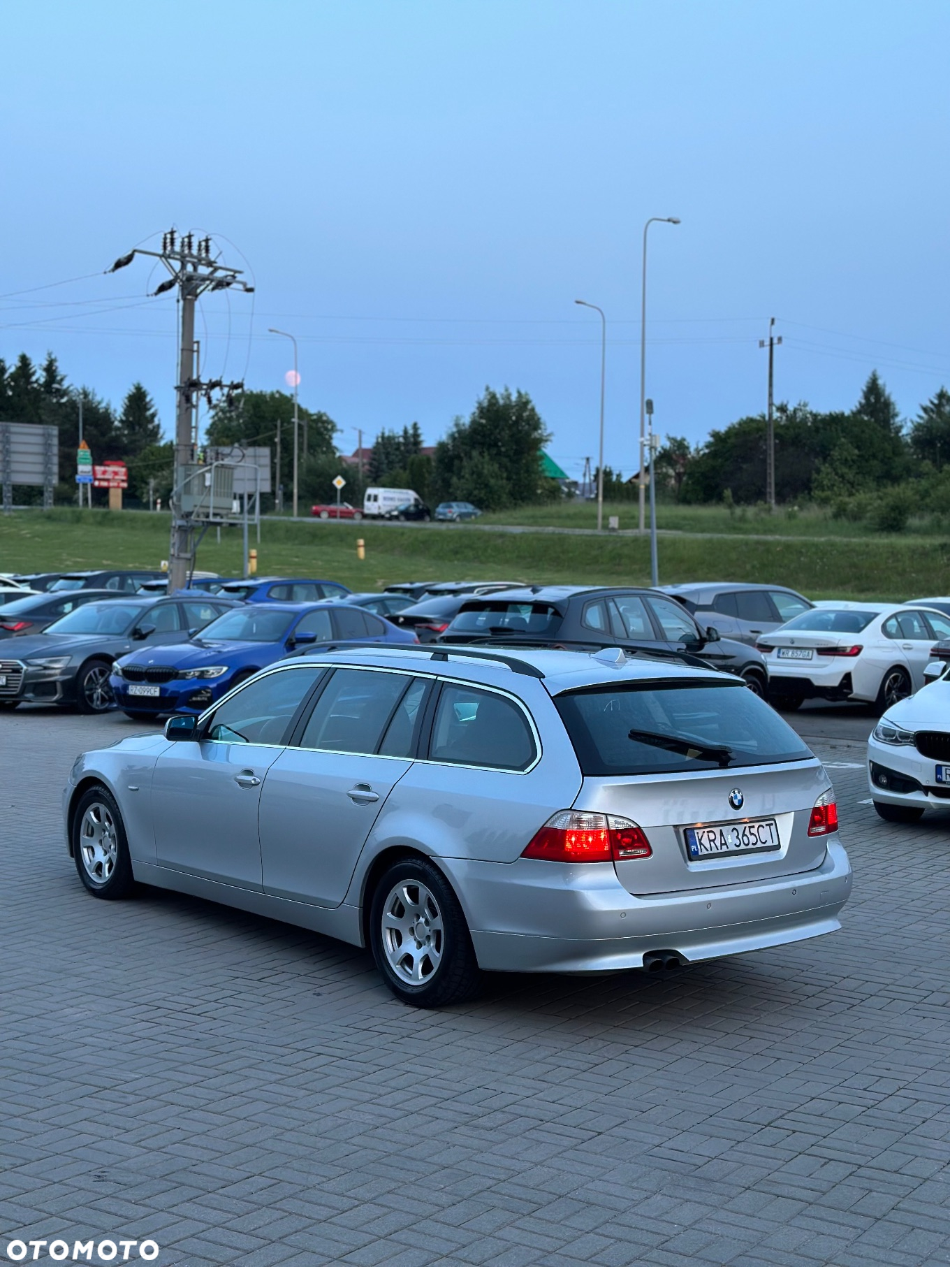BMW Seria 5 523i Touring - 3