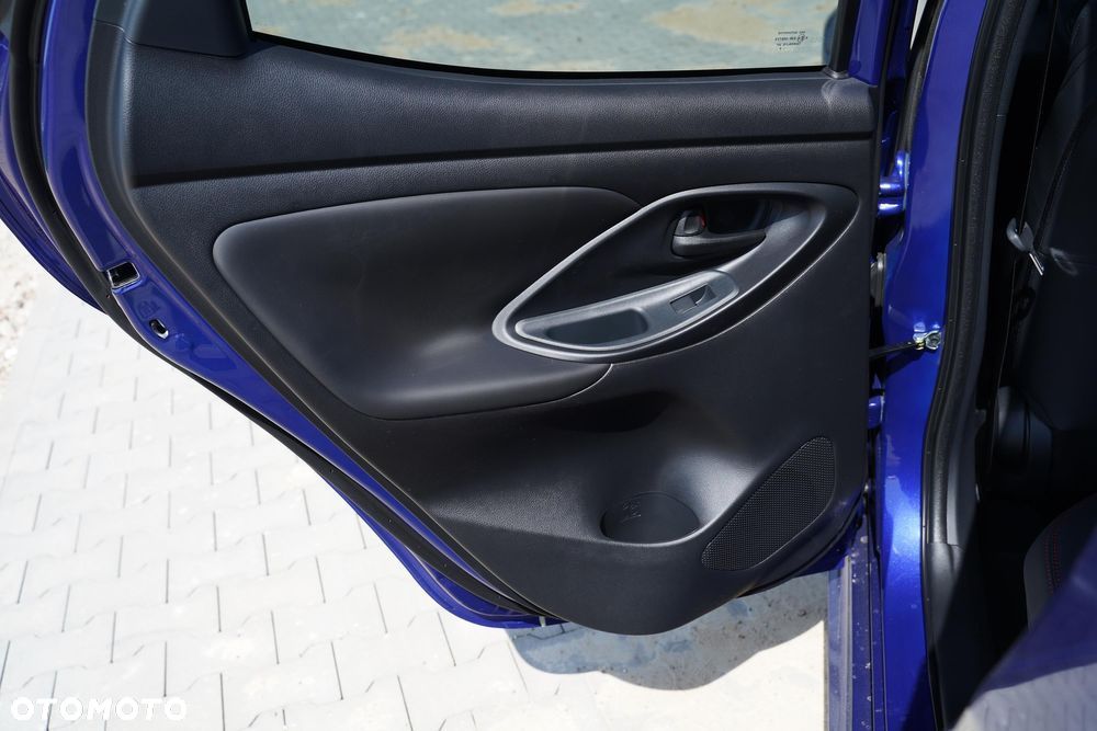 Toyota Yaris Hybrid 1.5 GR Sport - 8