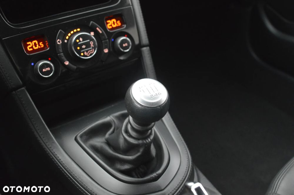 Peugeot RCZ 1.6 200 THP Onyx - 31
