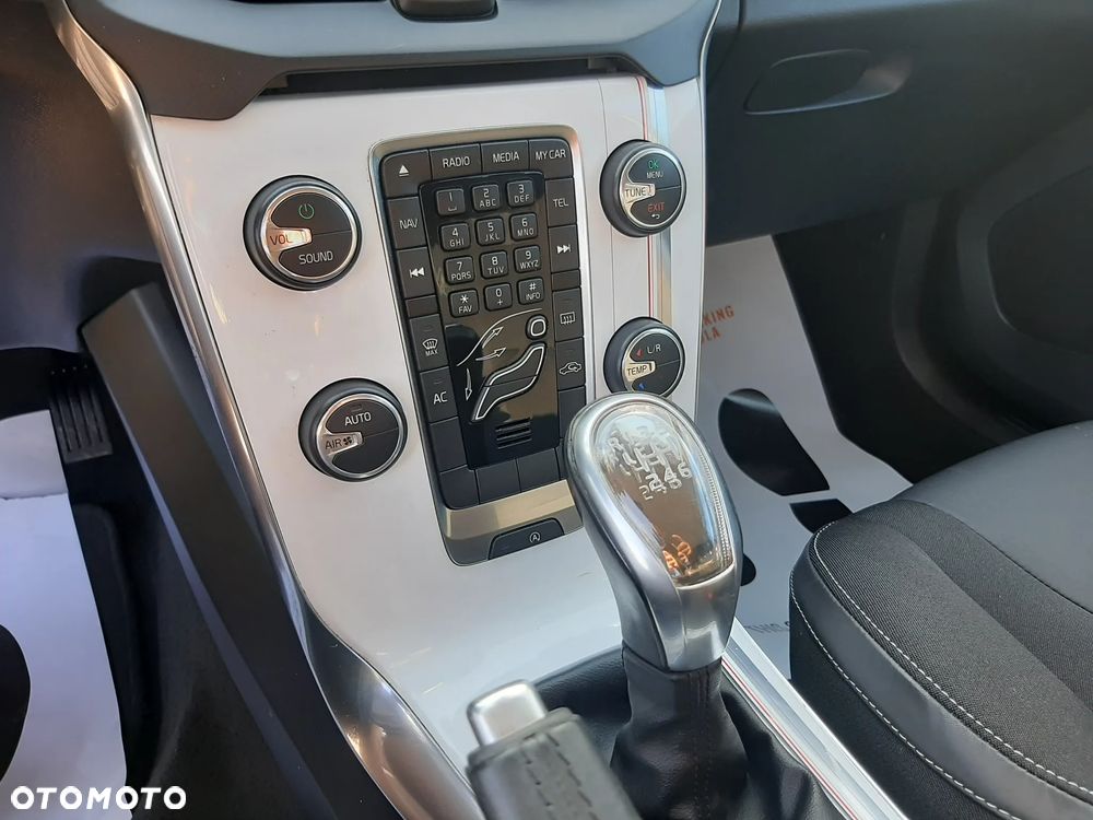 Volvo V40 D2 - 25