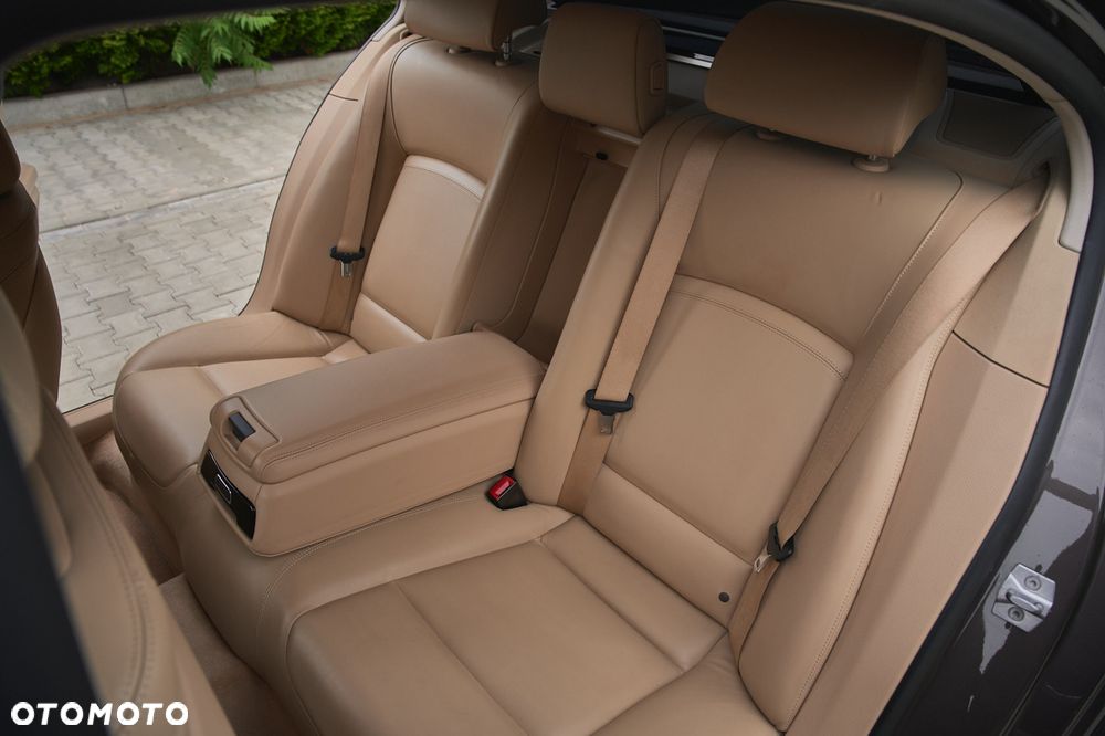 BMW Seria 7 750d xDrive - 28