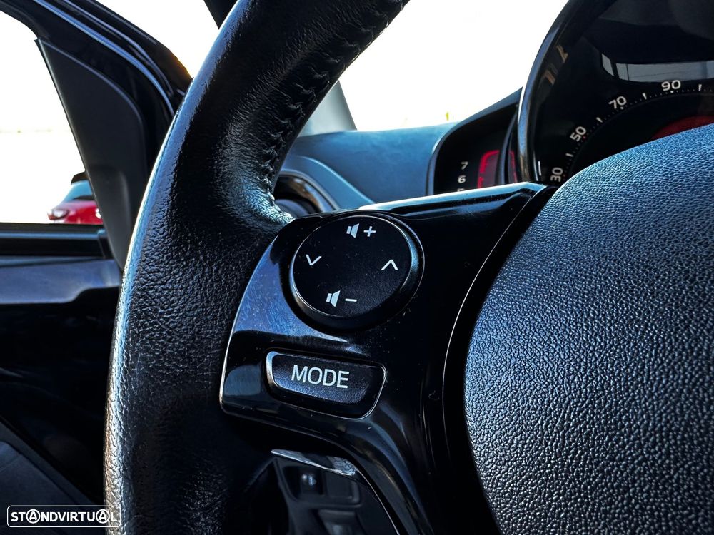 Toyota Aygo 1.0 X-Clusiv Black - 22