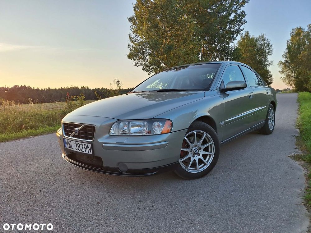 Volvo S60 2.4 Momentum - 1