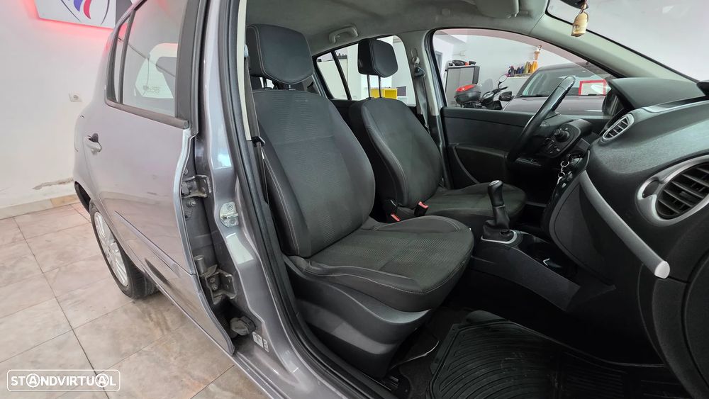 Renault Clio 1.2 16V Fairway - 19