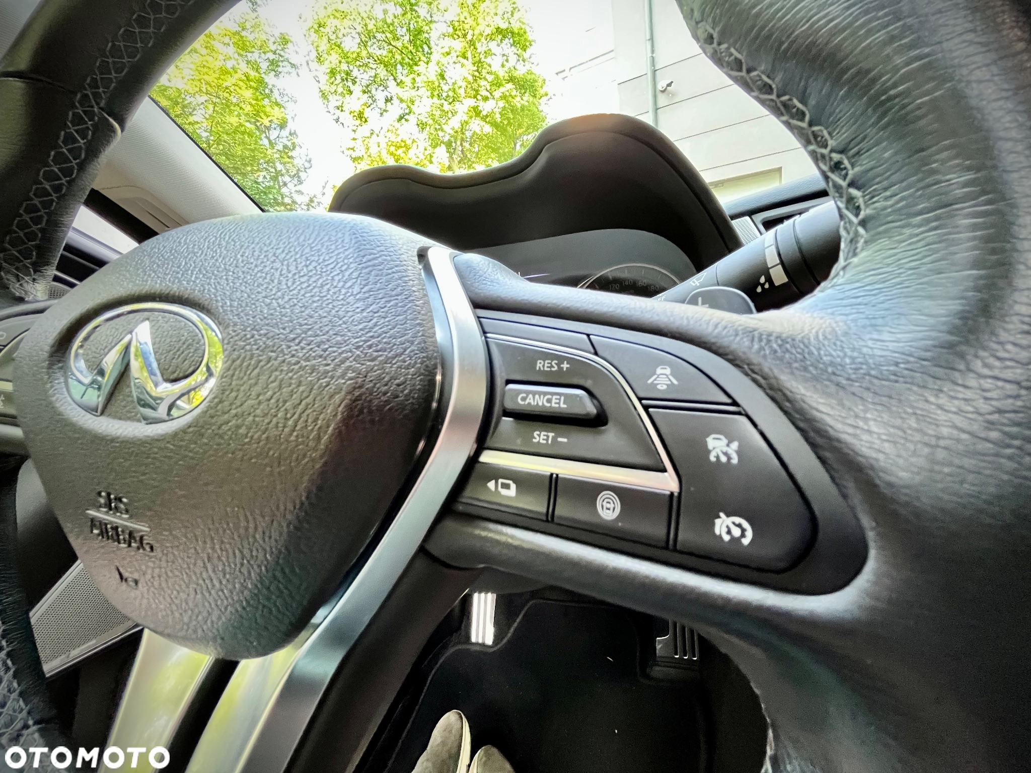 Infiniti Q50 Hybrid AWD Premium - 32