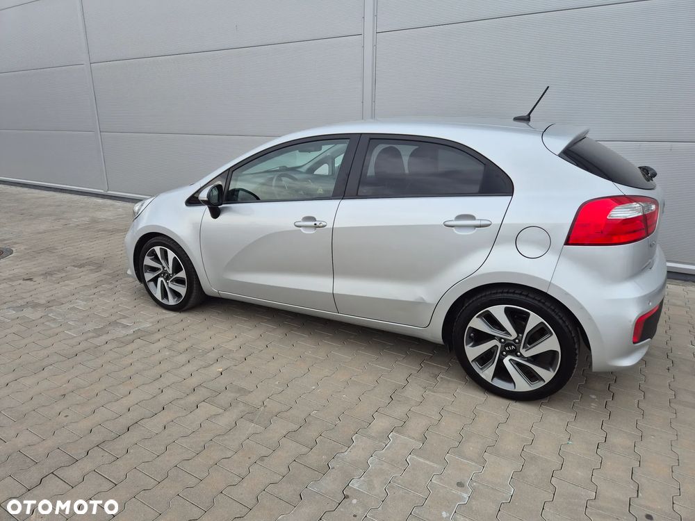 Kia Rio - 10