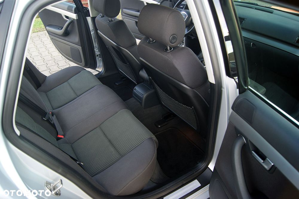 Audi A4 Limousine - 36
