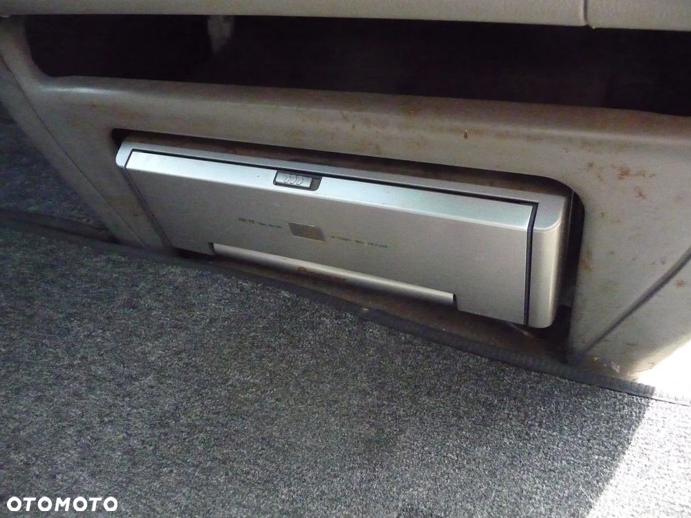 Kia Carnival - 3