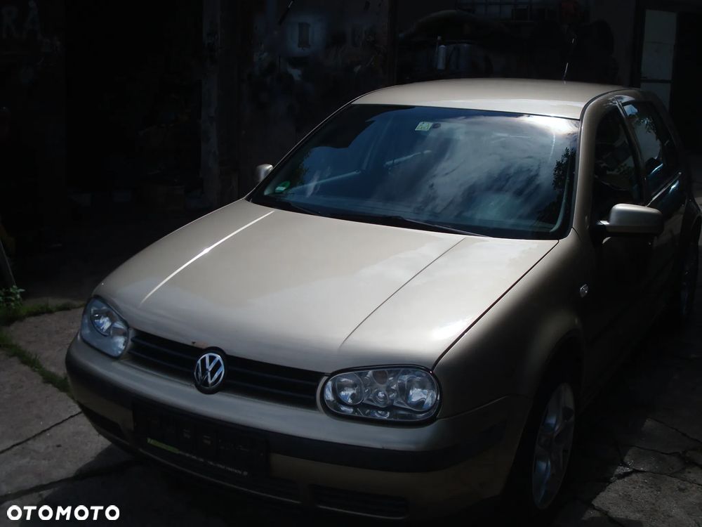 Volkswagen Golf - 8