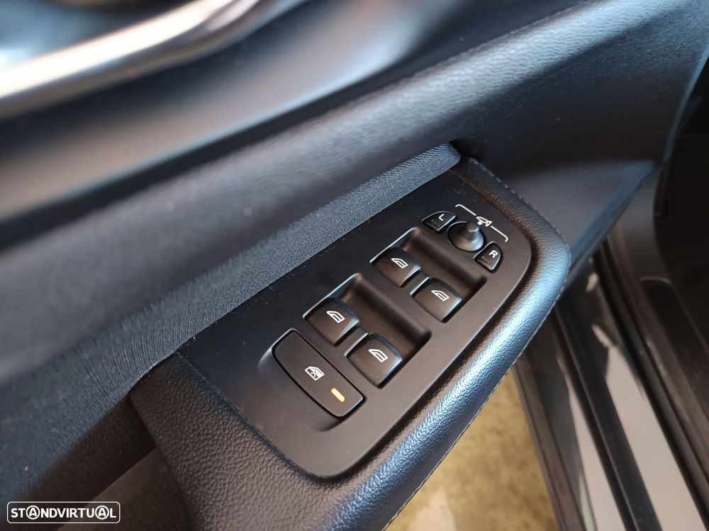 Volvo V60 2.0 D3 Geartronic - 24