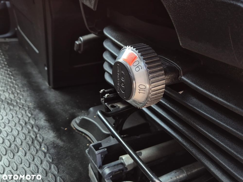 Iveco Daily 40C18 Hi-Matic 3.0 HPi, kontener 8PAL, winda DHollandia 750KG, klimatyzacja, - 9