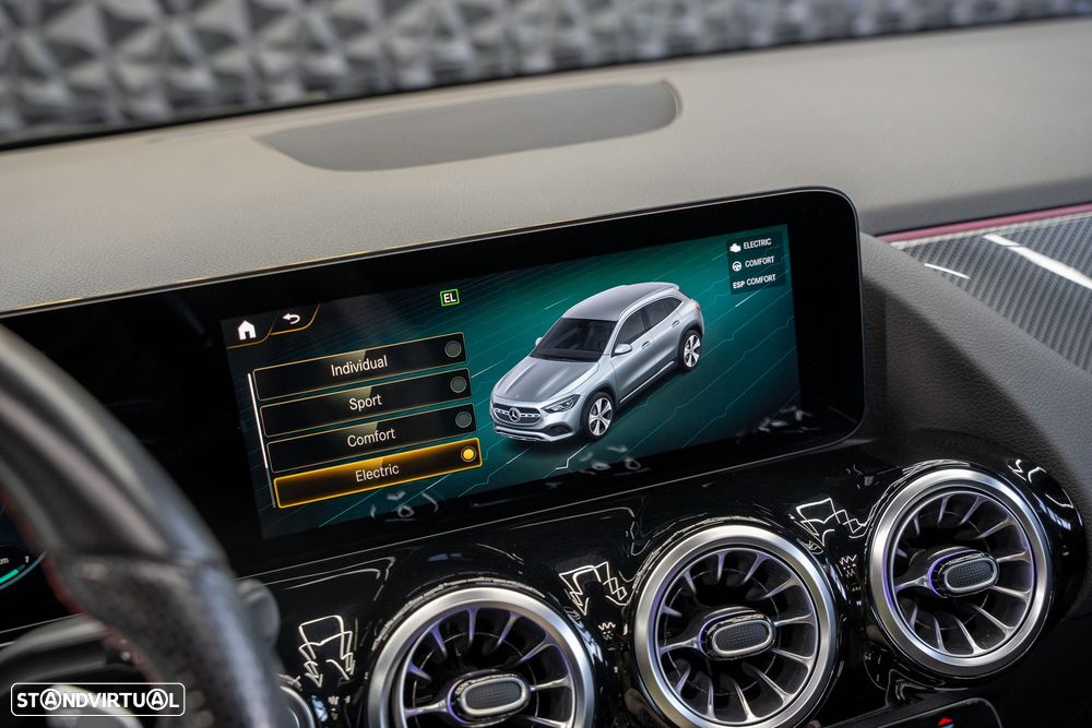 Mercedes-Benz GLA 250 e 8G-DCT AMG Line - 27