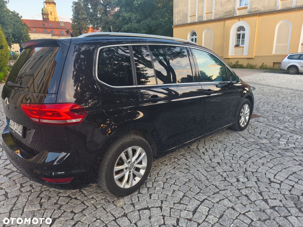 Volkswagen Touran - 8