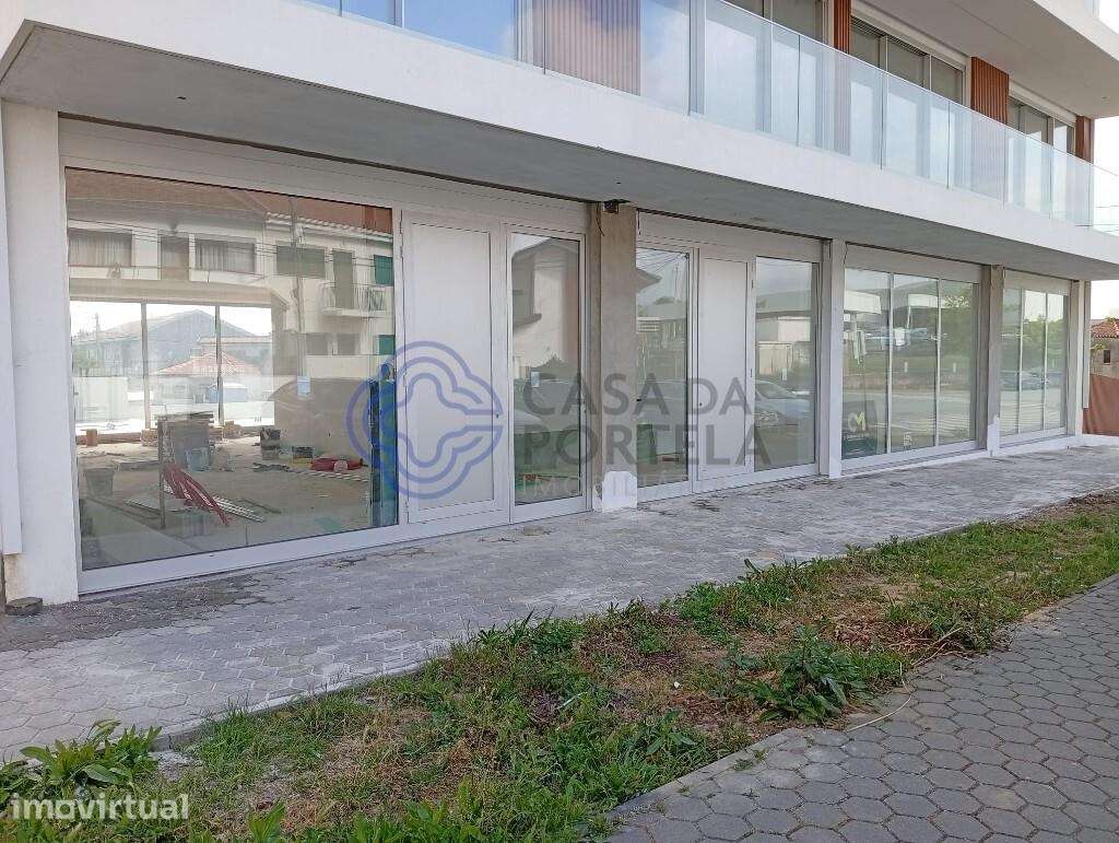 Loja com 280m2 Madalena | FRENTE GRUPO SALVADOR CAETANO - Grande imagem: 2/19