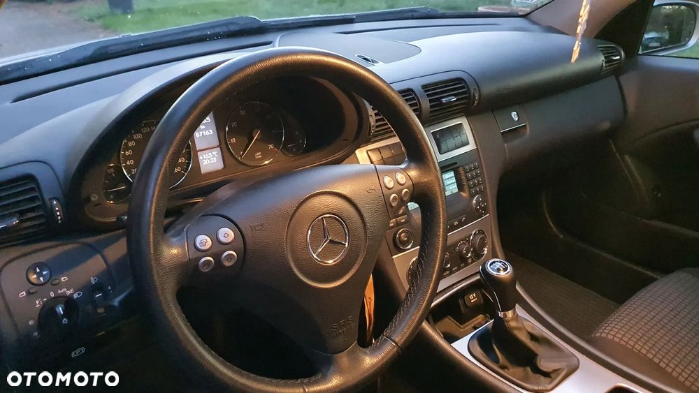 Mercedes-Benz Klasa C 180 Kompressor Starline - 28